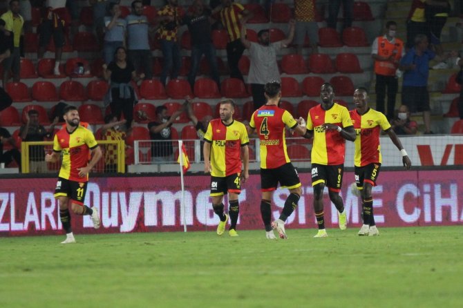 Süper Lig: Göztepe: 2 - Medipol Başakşehir: 1 (Maç Sonucu)