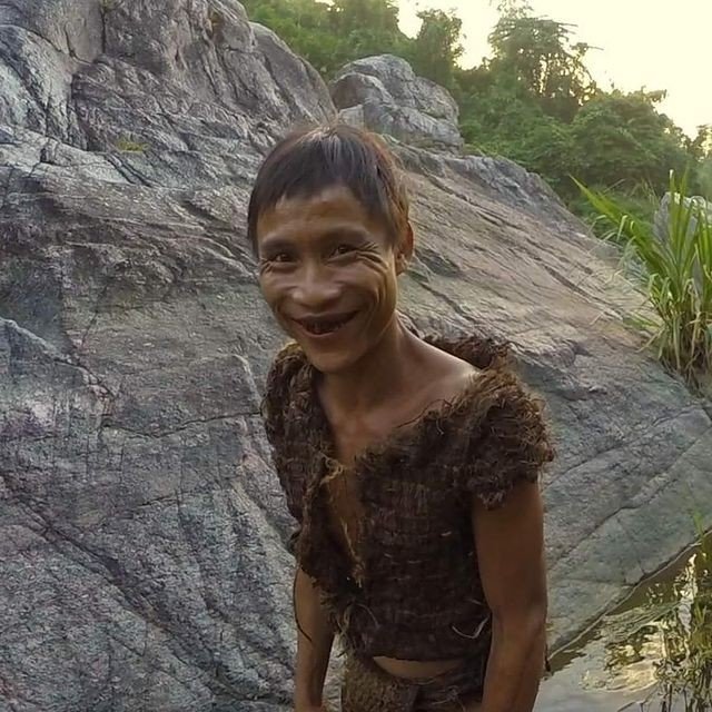 Vietnam’da 40 Yıldır Ormanlarda Yaşayan “Gerçek Tarzan” Hayatını Kaybetti