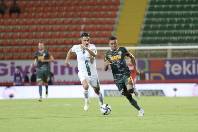 Süper Lig: Alanyaspor: 1 - Gzt Giresunspor: 0 (İ̇lk Yarı)
