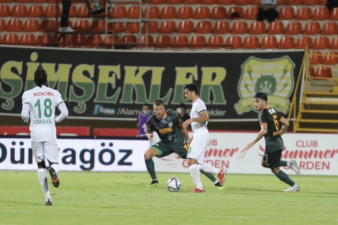 Süper Lig: Alanyaspor: 1 - Gzt Giresunspor: 0 (İ̇lk Yarı)