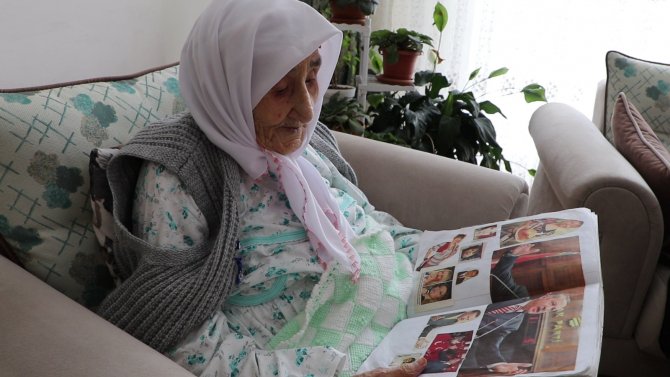 98 Yaşındaki Sariye Ninenin ‘Cumhurbaşkanı Albümü’