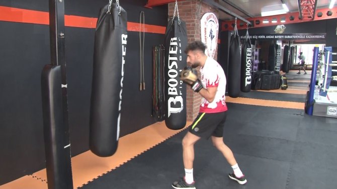 Şampiyon Kick Boksçu, İ̇talya’da İkinci Kez Kupa Kaldırmak İçin Hazırlanıyor