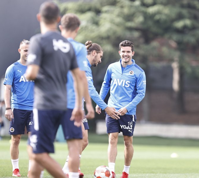 Fenerbahçe, Eintracht Frankfurt Maçı Hazırlıklarının İ̇stanbul Etabını Tamamladı