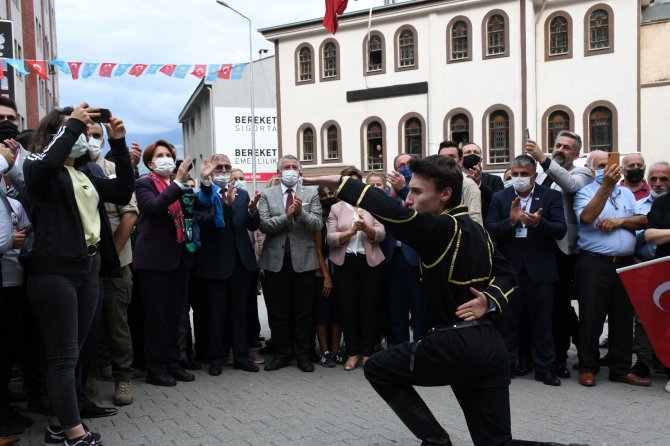 İ̇yi̇ Parti Genel Başkanı Meral Akşener, Artvin’de Esnafı Ziyaret Etti