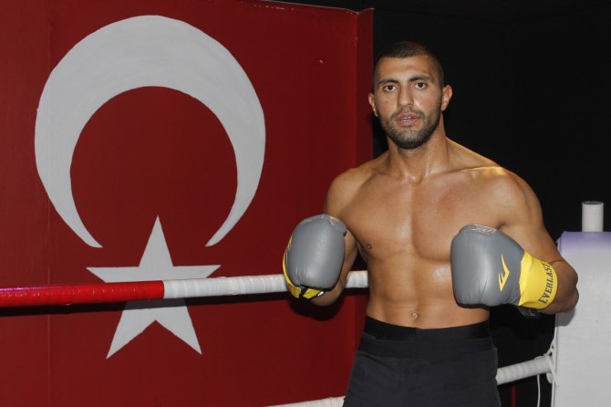 Azerbaycanlı Aykhan Mammadov, Profesyonel Ringlere Dönmenin Mutluluğunu Yaşıyor