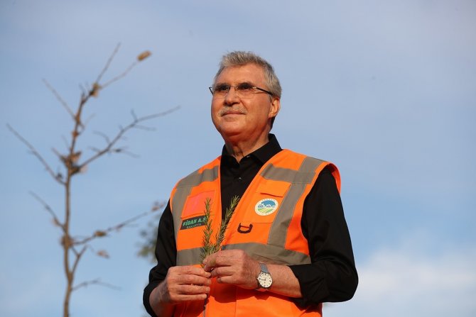 İ̇laç Ve Kozmetik Sanayinde Kullanılması Hedeflenen Bitkiler Dünyaya Açılıyor