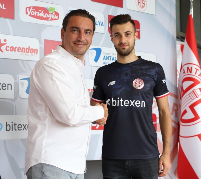 Genç Kaleci Ataberk Dadakdeniz Fta Antalyaspor’da