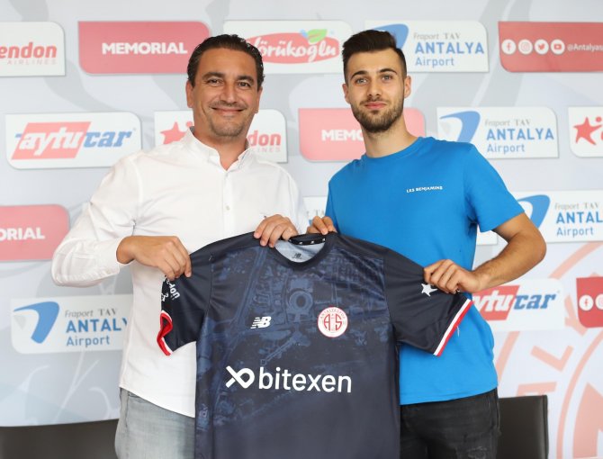 Genç Kaleci Ataberk Dadakdeniz Fta Antalyaspor’da