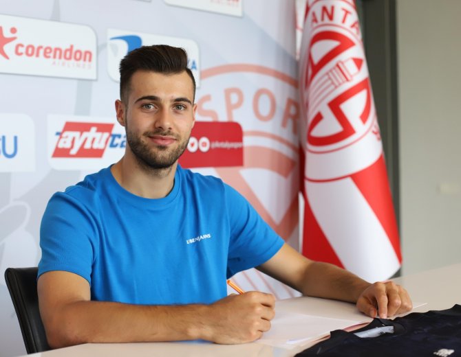 Genç Kaleci Ataberk Dadakdeniz Fta Antalyaspor’da