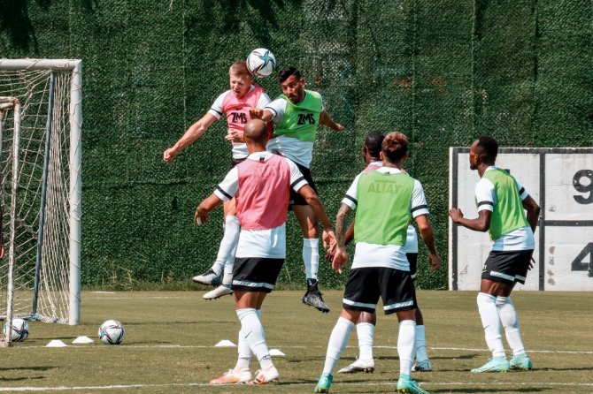 Altay, Göztepe Derbisine Hazırlanıyor