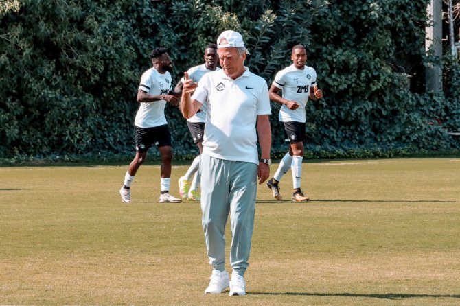 Altay, Göztepe Derbisine Hazırlanıyor