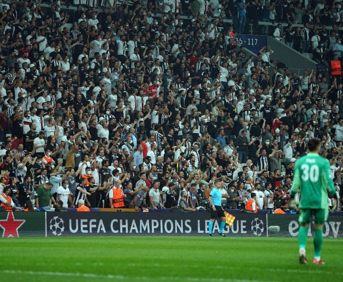 Uefa Şampiyonlar Ligi: Beşiktaş: 0 - Borussia Dortmund: 1 (Maç Devam Ediyor)