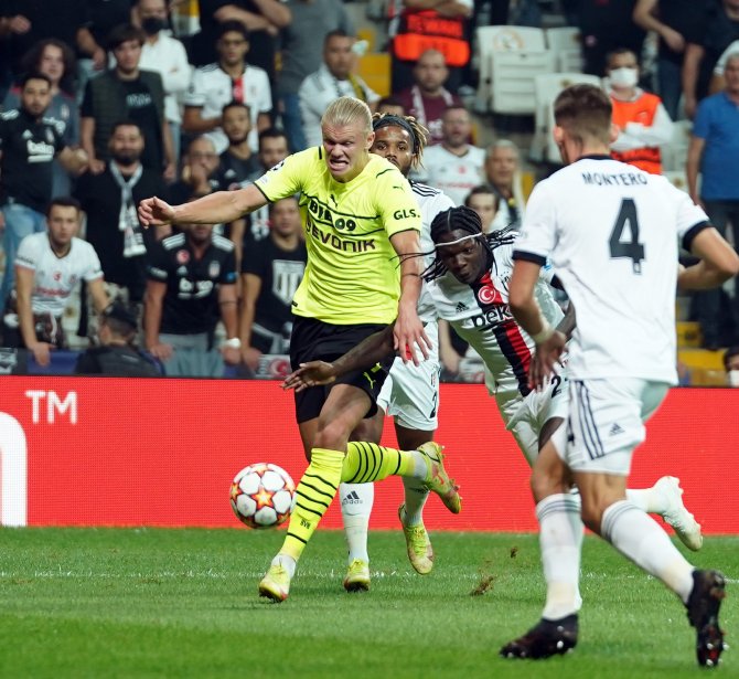 Uefa Şampiyonlar Ligi: Beşiktaş: 0 - Borussia Dortmund: 2 (İ̇lk Yarı)