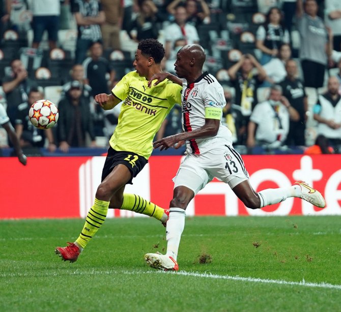 Uefa Şampiyonlar Ligi: Beşiktaş: 0 - Borussia Dortmund: 2 (İ̇lk Yarı)