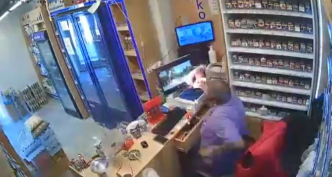 Çakmak Gazı Elinde Alev Aldı, Neye Uğradığını Şaşırdı