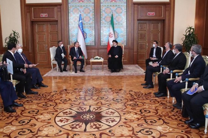 İ̇ran Cumhurbaşkanı Reisi, Özbekistan Devlet Başkanı Mirziyoyev İle Görüştü