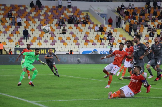 Süper Lig: Yeni Malatyaspor: 3 - Fatih Karagümrük: 4 (Maç Sonucu)