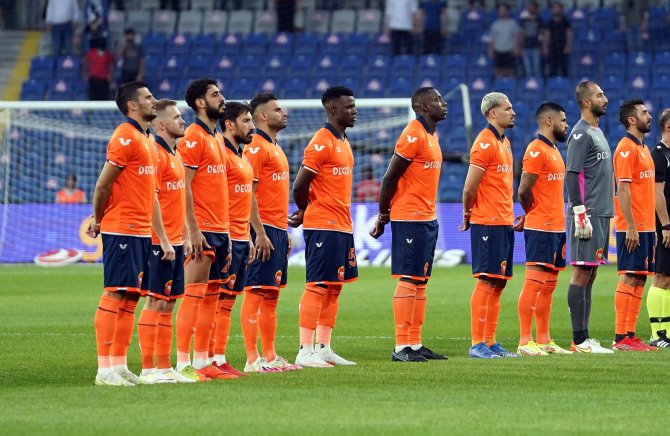 Süper Lig: Başakşehir: 1 - Fenerbahçe: 0 (Maç Devam Ediyor)