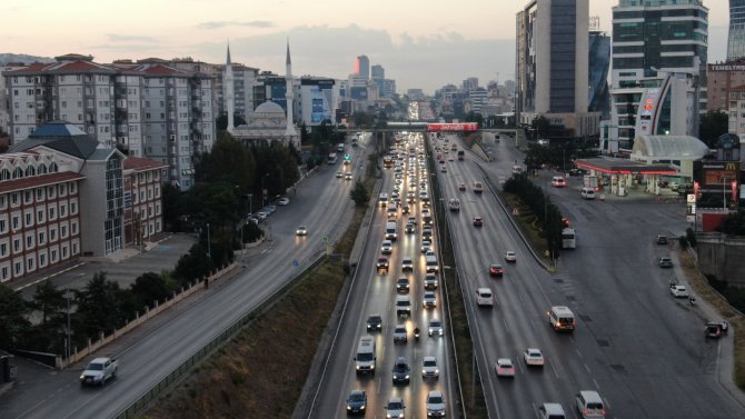 İ̇stanbul’da Haftanın İlk İş Gününde Trafik Yoğunluğu
