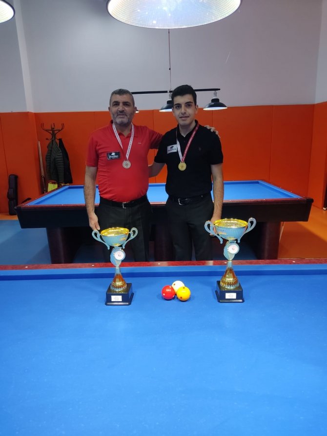 Bilardo Şampiyonasında Oğul Babaya Rakip Oldu