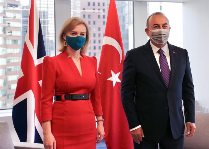 Dışişleri Bakanı Çavuşoğlu, Birleşik Krallık Dışişleri Bakanı Truss İle Bir Araya Geldi