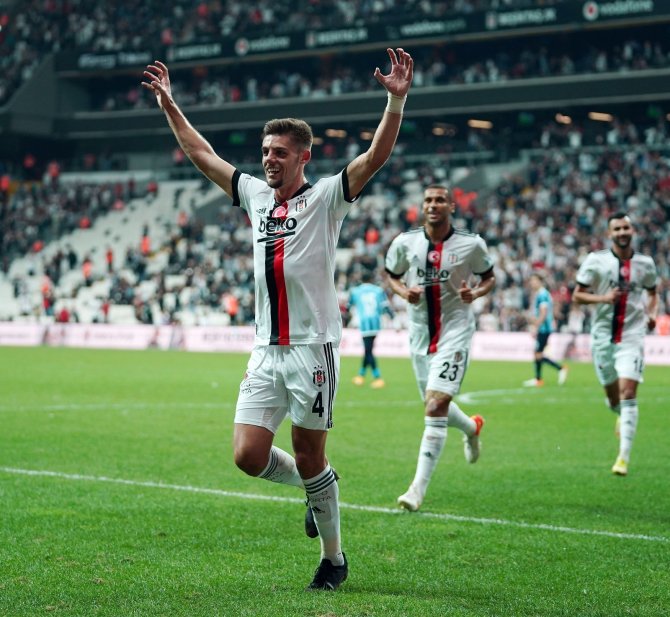 Süper Lig: Beşiktaş: 2 - Adana Demirspor: 0 (İ̇lk Yarı)