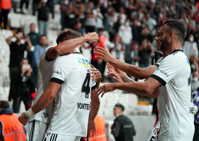 Süper Lig: Beşiktaş: 2 - Adana Demirspor: 0 (İ̇lk Yarı)