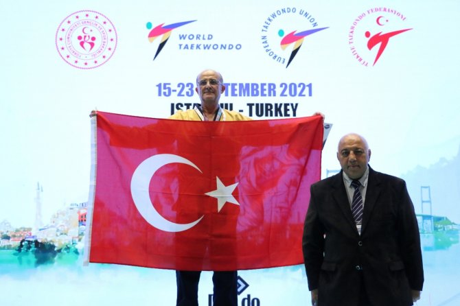 Milli Taekwondoculardan Poomsaede 35 Madalya