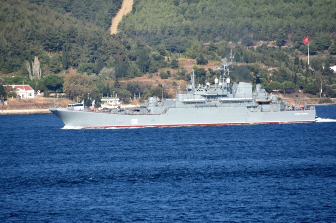 Rus Savaş Gemisi Çanakkale Boğazı’ndan Geçti