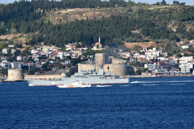 Rus Savaş Gemisi Çanakkale Boğazı’ndan Geçti