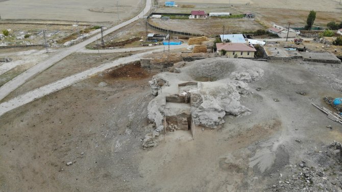 Erzurum’un Tarihine Işık Tutan 6 Bin Yıllık Höyükte Kalıntılara Rastlandı