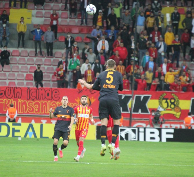 Süper Lig: Kayserispor: 2 - Galatasaray: 0 (İ̇lk Yarı)