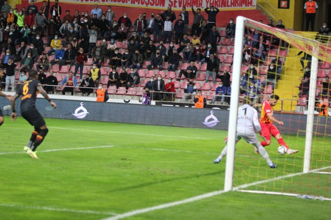 Süper Lig: Kayserispor: 2 - Galatasaray: 0 (İ̇lk Yarı)