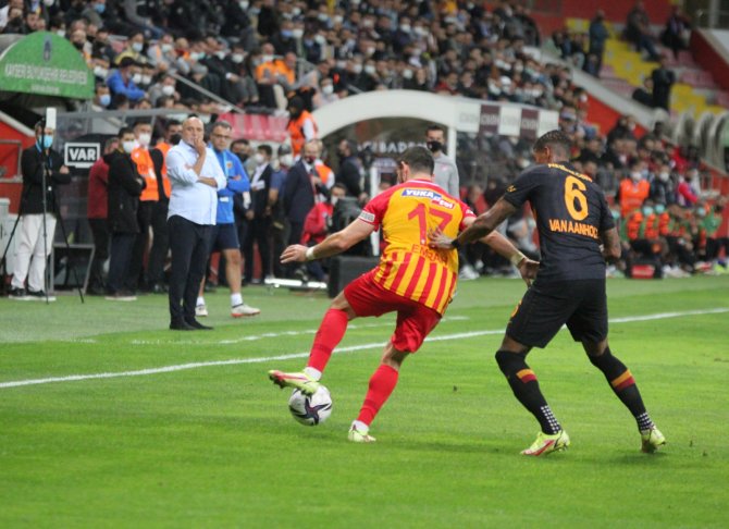 Süper Lig: Kayserispor: 2 - Galatasaray: 0 (İ̇lk Yarı)