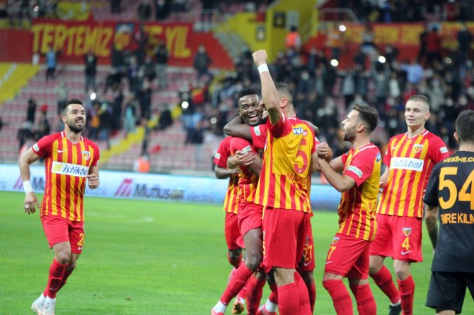 Süper Lig: Kayserispor: 3 - Galatasaray: 0 (Maç Sonucu)