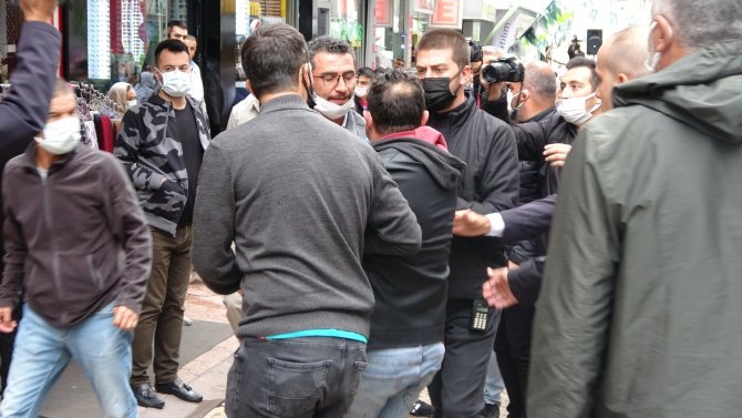 Davutoğlu’nun Sivas Ziyaretinde Arbede