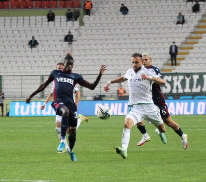 Süper Lig: Konyaspor: 2 - Trabzonspor: 2 (Maç Sonucu)