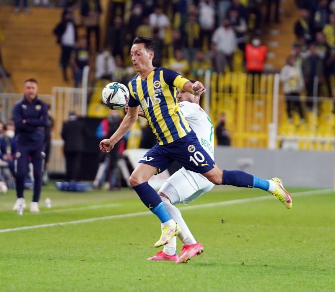Süper Lig: Fenerbahçe: 1 - Gzt Giresunspor: 0 (İ̇lk Yarı)