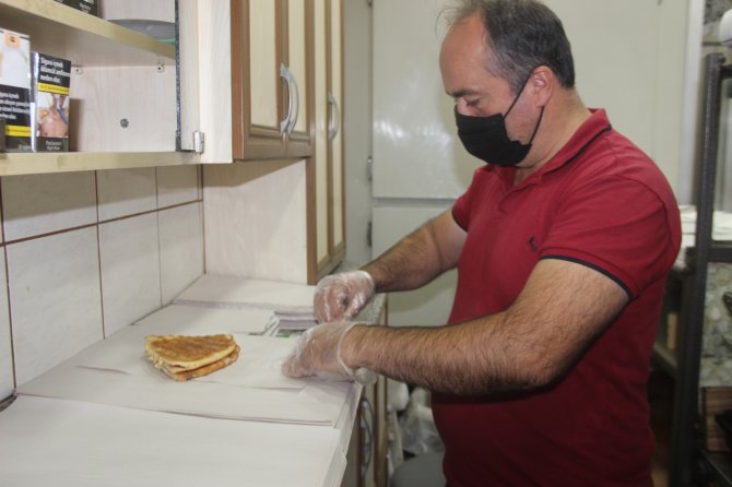 Yarım Asırdır Aynı Tostu Yapıyor