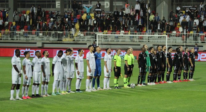 Süper Lig: Altay: 0 - Beşiktaş: 0 (İlk Yarı)