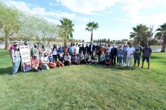 Kültür Ve Turizm Bakanı Ersoy, Gençlerin Davetini Geri Çevirmedi