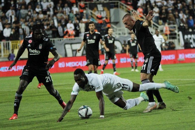 Süper Lig: Altay: 2 - Beşiktaş: 1 (Maç Sonucu)