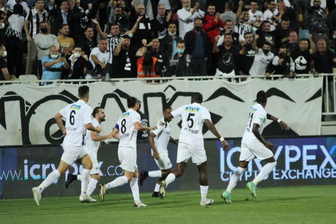 Süper Lig: Altay: 2 - Beşiktaş: 1 (Maç Sonucu)