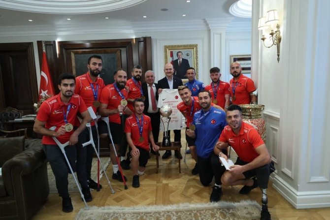 İ̇çişleri Bakanı Soylu, Avrupa Şampiyonu Ampute Futbol Milli Takımını Kabul Etti