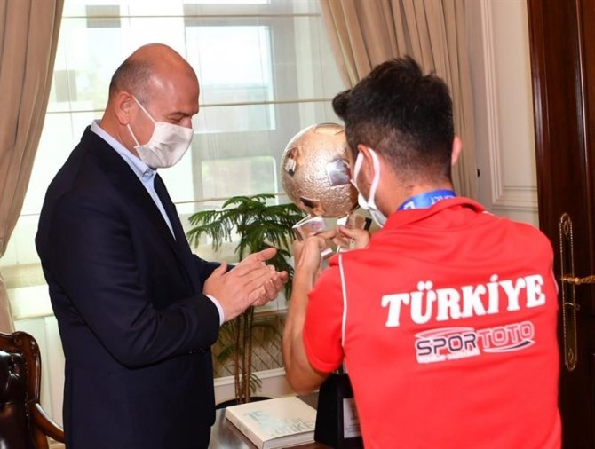 İ̇çişleri Bakanı Soylu, Avrupa Şampiyonu Ampute Futbol Milli Takımını Kabul Etti