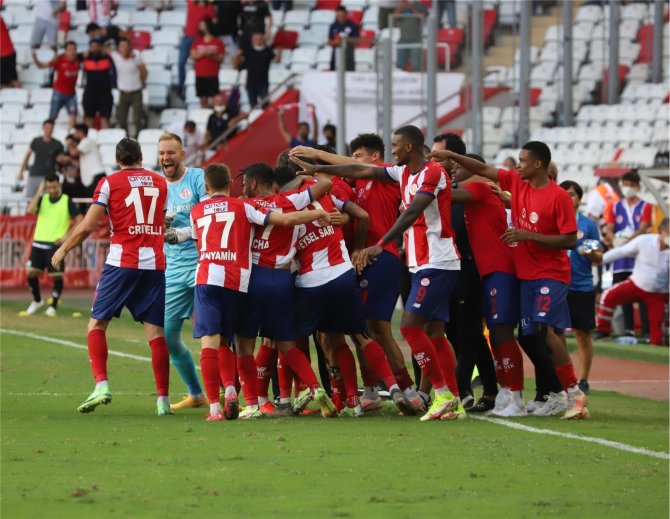 Ft Antalyaspor, Adana Demirspor’a Moralli Hazırlanıyor