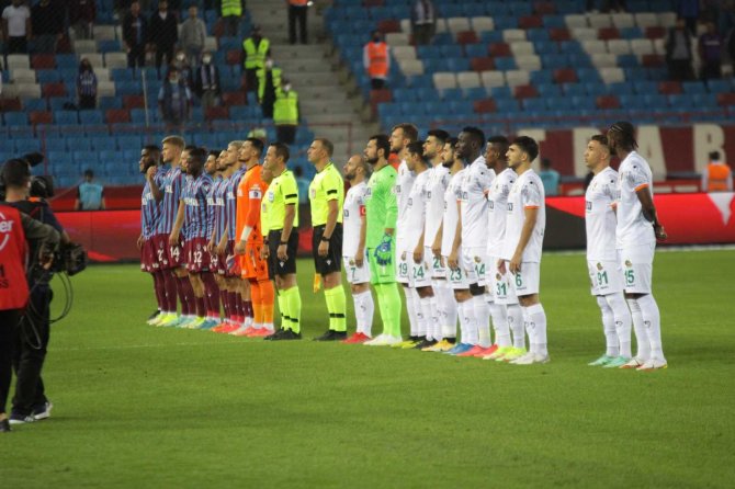 Süper Lig: Trabzonspor: 1 - Aytemiz Alanyaspor: 1 (İ̇lk Yarı)