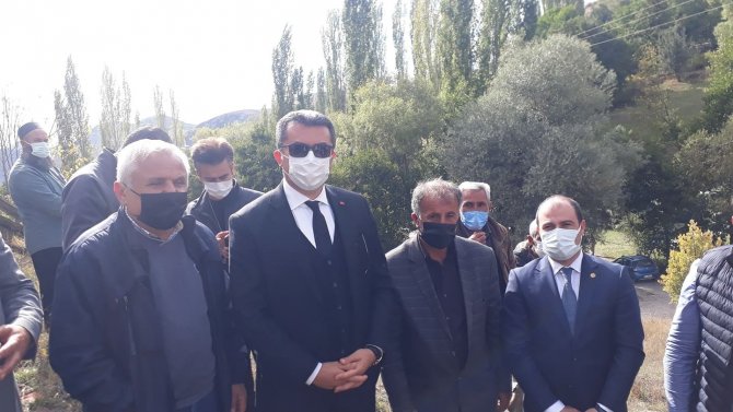 Trafik Kazasında Hayatını Kaybeden Karı-koca Yan Yana Toprağa Verildi