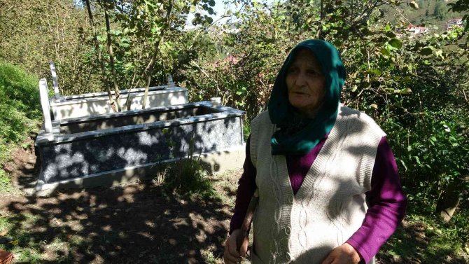 83 Yaşında Fındık Topladı, Parası İle Kendine Mezar Yaptırdı