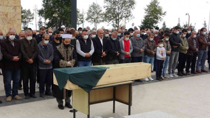 Düğünde Maganda Kurşunuyla Hayatını Kaybeden Kadın Son Yolculuğuna Uğurlandı